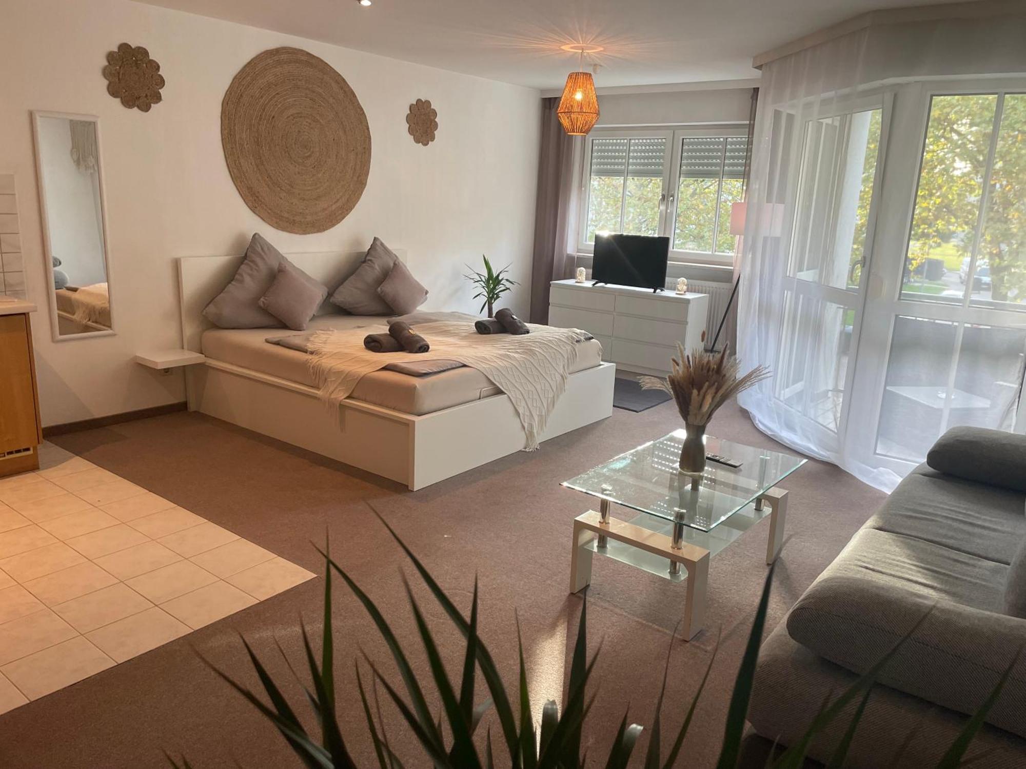 Kingsize Bett Boho Apartment Mit Tiefgarage Naehe Salzburg Freilassing Exterior foto