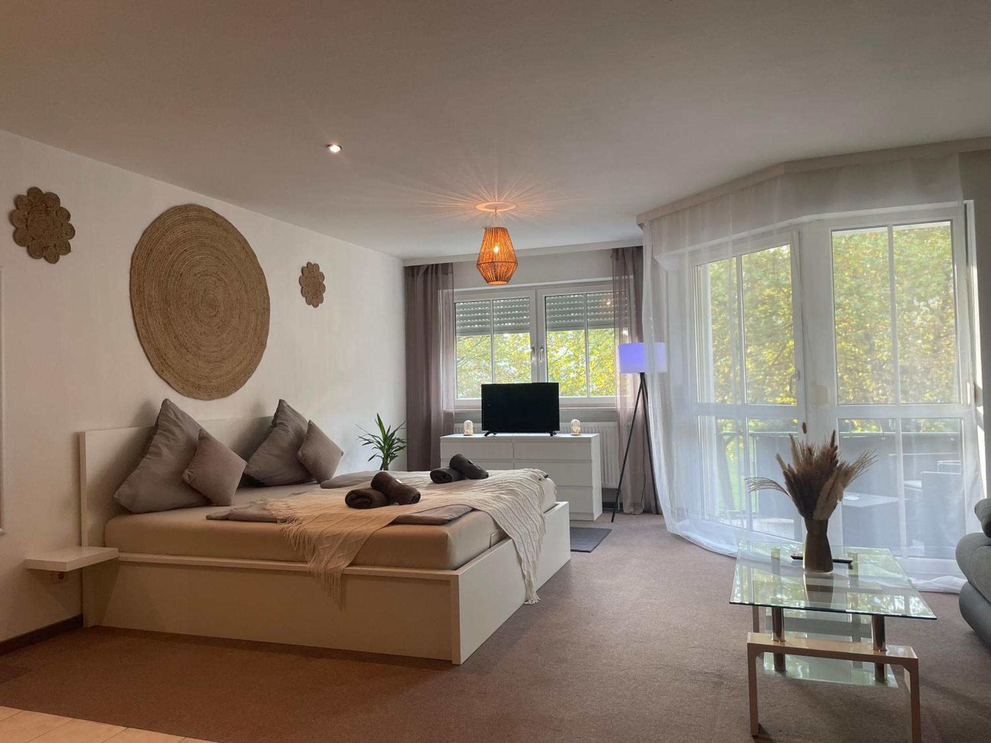 Kingsize Bett Boho Apartment Mit Tiefgarage Naehe Salzburg Freilassing Exterior foto